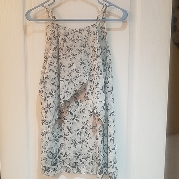 Cabi - Picture 3 of 4